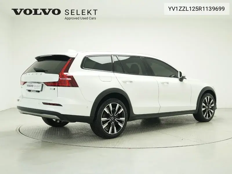 V60 Cross Country 2Nd Generation B5 Ultimate Awd VIN: YV1ZZL125R1139699 Lot: 39465148