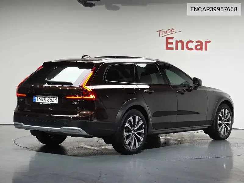 V90 Cross Country B5 Pro Awd VIN: ENCAR39957668 Lot: 39957668