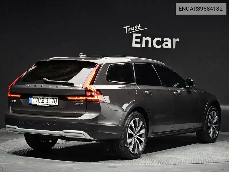 V90 Cross Country B5 Pro Awd VIN: ENCAR39884182 Lot: 39884182