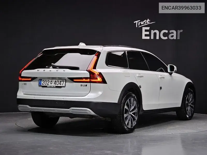 V90 Cross Country B5 Ultimate Awd VIN: ENCAR39963033 Lot: 39963033