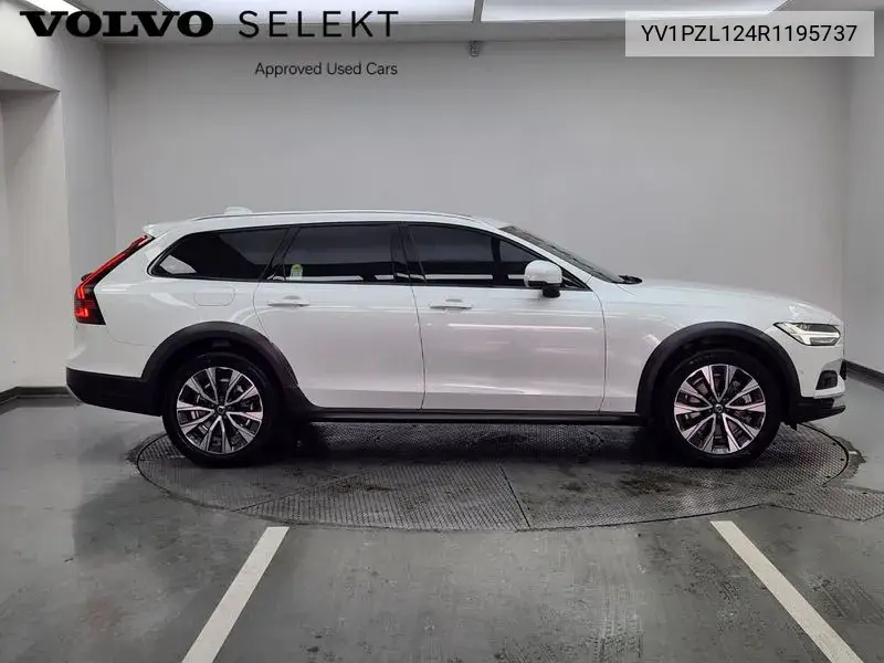 V90 Cross Country B5 Ultimate Awd VIN: YV1PZL124R1195737 Lot: 39500488