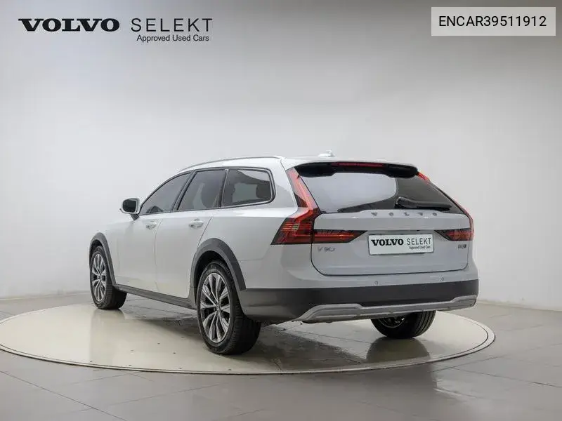 V90 Cross Country B5 Ultimate Awd VIN: ENCAR39511912 Lot: 39511912