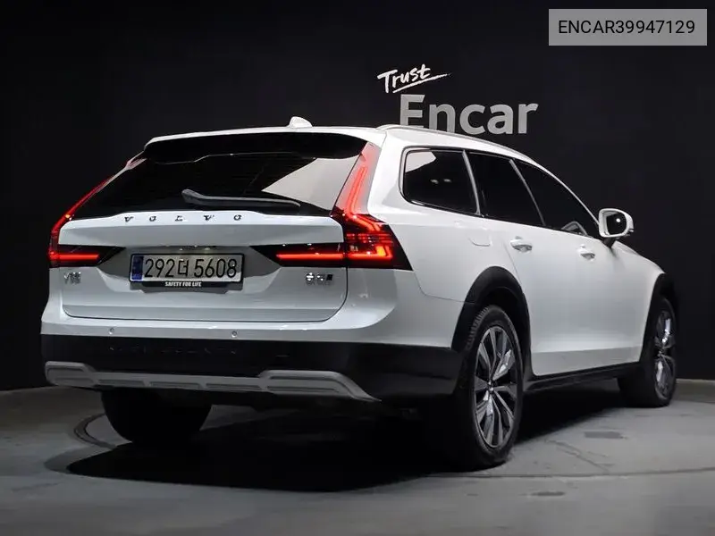 V90 Cross Country B5 Ultimate Awd VIN: ENCAR39947129 Lot: 39947129