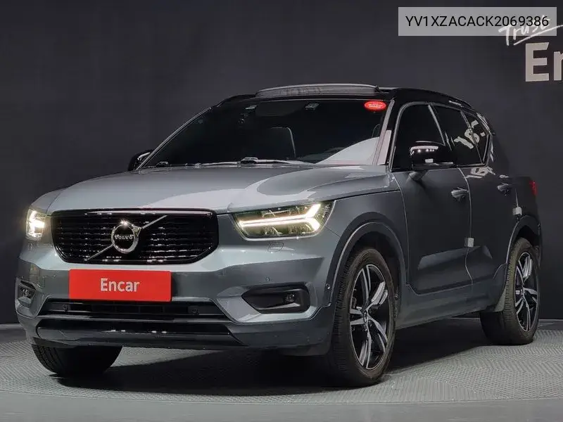Xc40 T4 R-Design VIN: YV1XZACACK2069386 Lot: 39992000