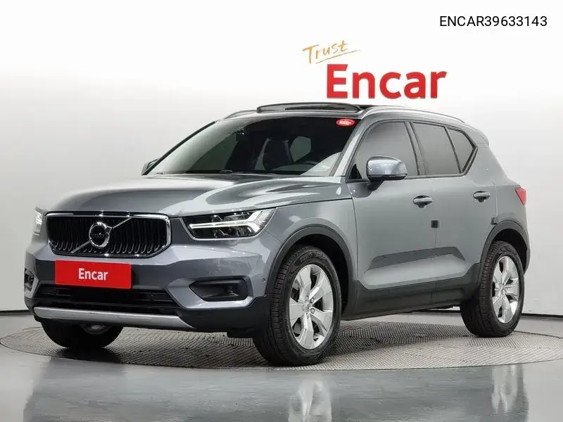Xc40 T4 Momentum VIN: ENCAR39633143 Lot: 39633143