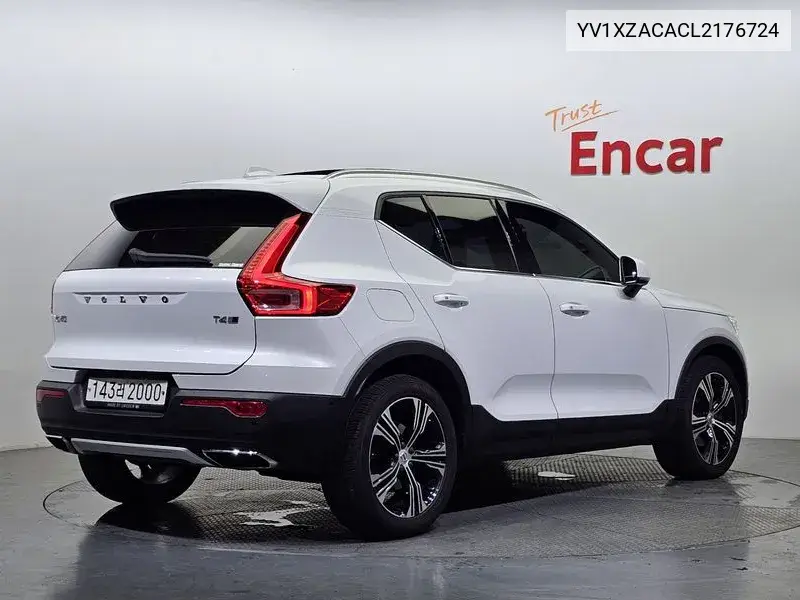 Xc40 T4 Inscription VIN: YV1XZACACL2176724 Lot: 40021982