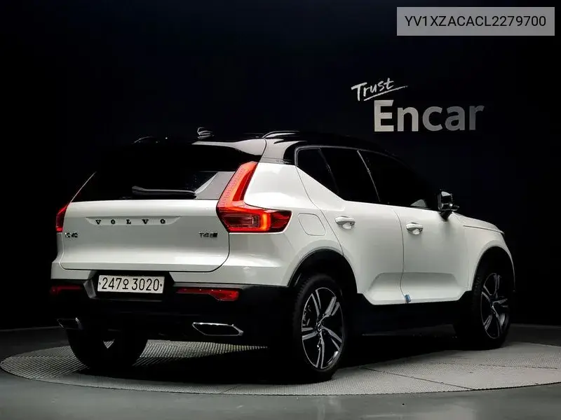 Xc40 T4 R-Design VIN: YV1XZACACL2279700 Lot: 39925532