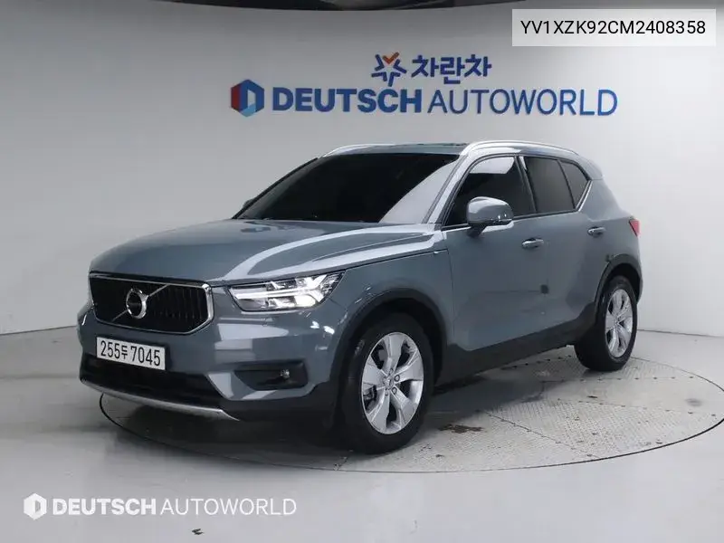 Xc40 B4 Momentum VIN: YV1XZK92CM2408358 Lot: 39944423