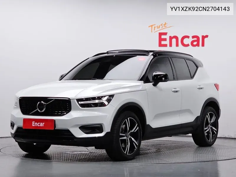 Volvo Xc40 B4 R-Design VIN: YV1XZK92CN2704143 Lot: 38131086