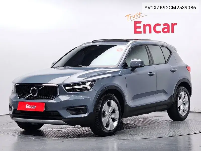 Xc40 B4 Momentum VIN: YV1XZK92CM2539086 Lot: 39980398