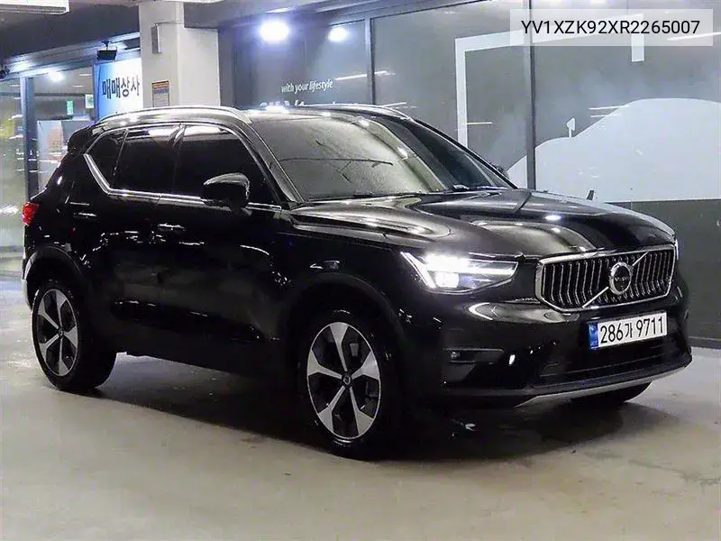 Xc40 B4 Ultimate Bright VIN: YV1XZK92XR2265007 Lot: 40017902