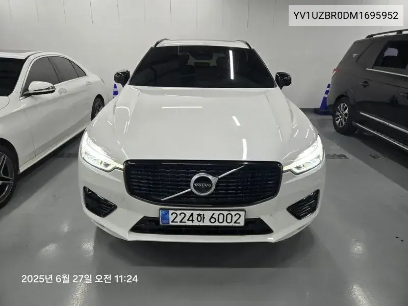 Xc60 2Nd Generation T8 R-Design VIN: YV1UZBR0DM1695952 Lot: 39965574