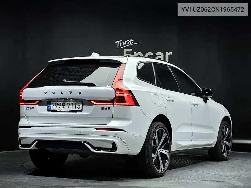 Xc60 2Nd Generation B6 R-Design VIN: YV1UZ062CN1965472 Lot: 39616765