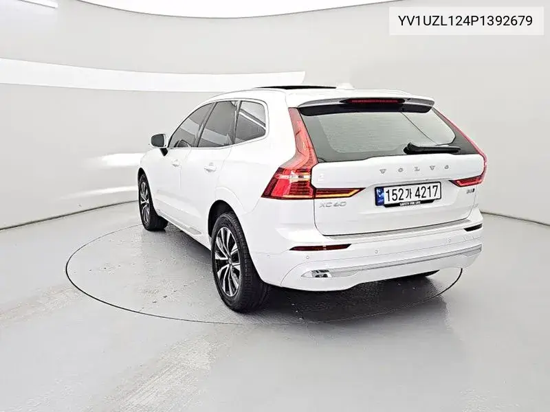 Xc60 2Nd Generation B5 Ultimate Bright VIN: YV1UZL124P1392679 Lot: 39632701