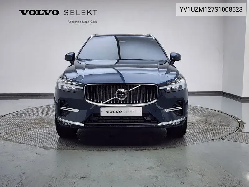 Xc60 2Nd Generation B6 Ultimate Bright VIN: YV1UZM127S1008523 Lot: 39621946