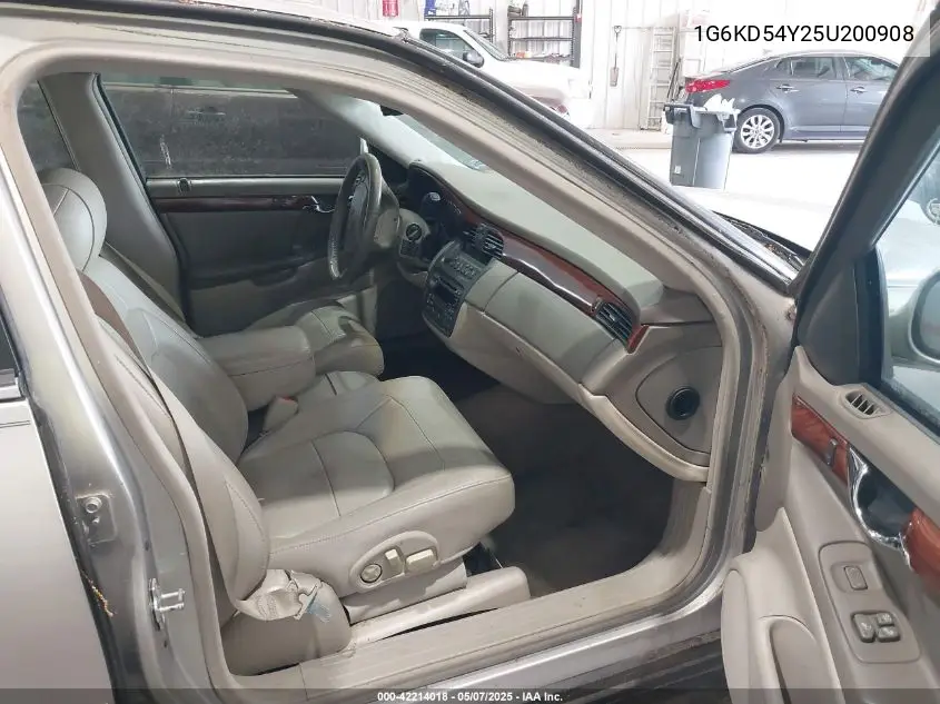 2005 Cadillac Deville Livery VIN: 1G6KD54Y25U200908 Lot: 42214018