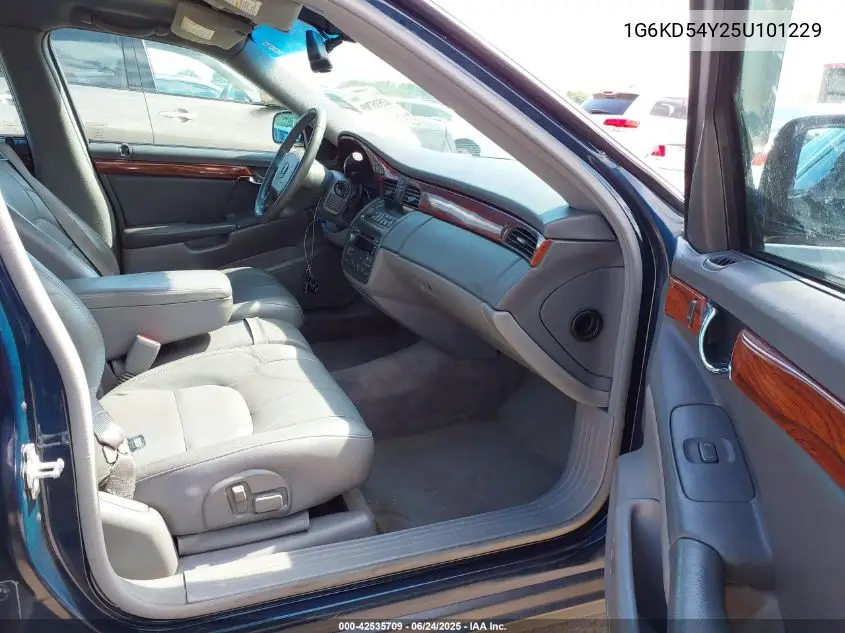 2005 Cadillac Deville Livery VIN: 1G6KD54Y25U101229 Lot: 42535709