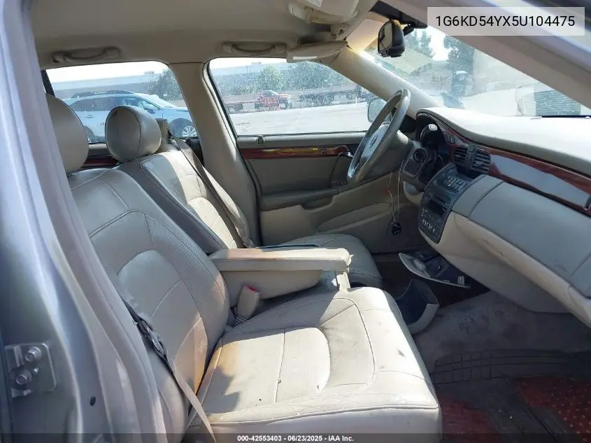 2005 Cadillac Deville Livery VIN: 1G6KD54YX5U104475 Lot: 42553403