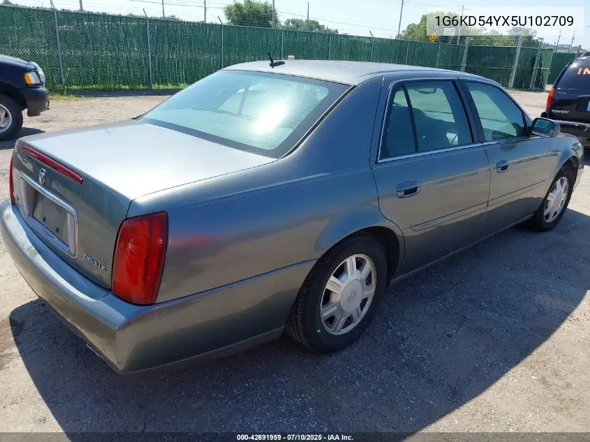 2005 Cadillac Deville Livery VIN: 1G6KD54YX5U102709 Lot: 42691959