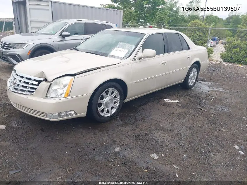 2011 Cadillac Dts Standard VIN: 1G6KA5E65BU139507 Lot: 42236497