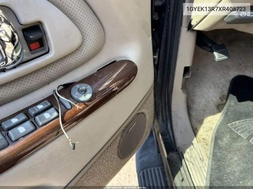 1999 Cadillac Escalade Standard VIN: 1GYEK13R7XR408723 Lot: 42440305