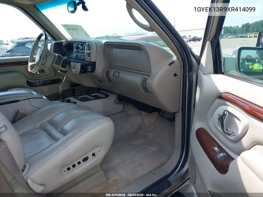 1999 Cadillac Escalade Standard VIN: 1GYEK13R9XR414099 Lot: 42538038