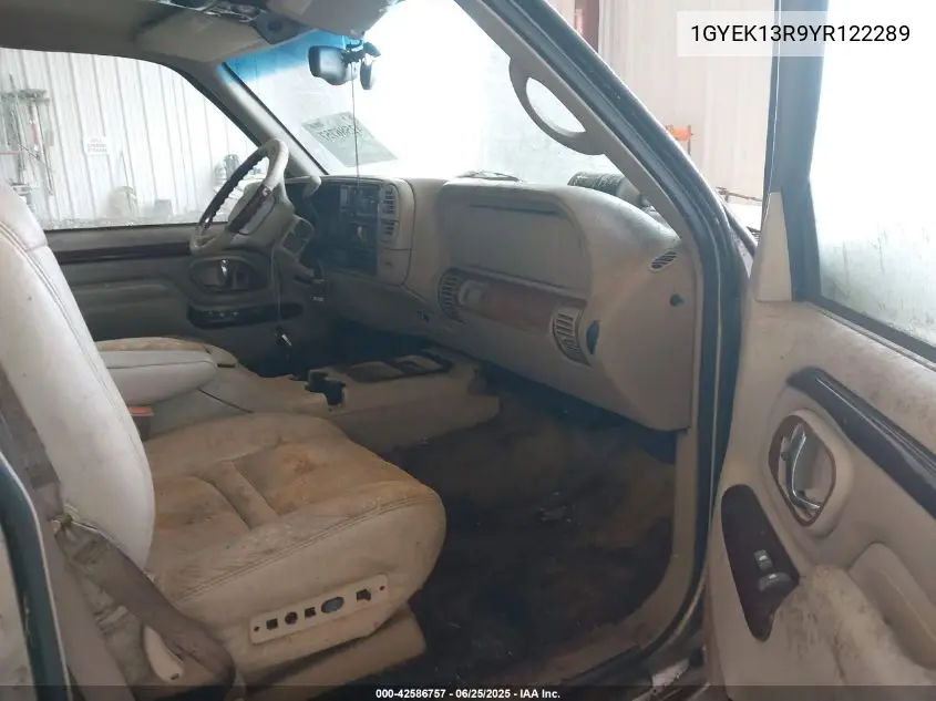 2000 Cadillac Escalade Standard VIN: 1GYEK13R9YR122289 Lot: 42586757