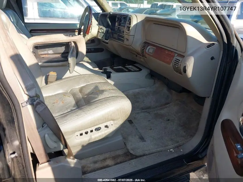 2000 Cadillac Escalade Standard VIN: 1GYEK13R4YR107747 Lot: 42641582