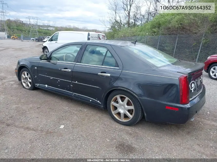 2005 Cadillac Sts V8 VIN: 1G6DC67A950164352 Lot: 42062780