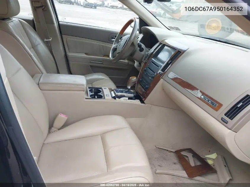 2005 Cadillac Sts V8 VIN: 1G6DC67A950164352 Lot: 42062780