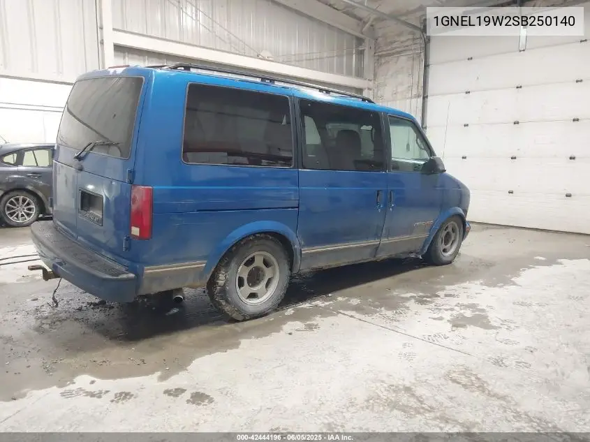 1995 Chevrolet Astro VIN: 1GNEL19W2SB250140 Lot: 42444196