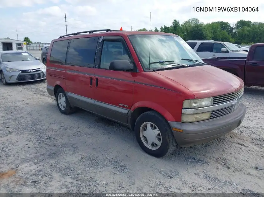 1999 Chevrolet Astro VIN: 1GNDM19W6XB104064 Lot: 42122684