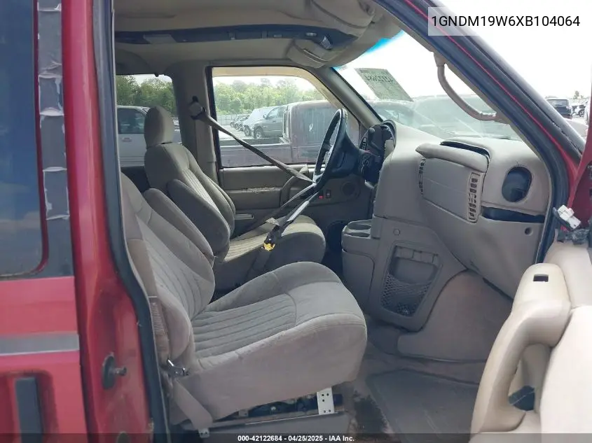 1999 Chevrolet Astro VIN: 1GNDM19W6XB104064 Lot: 42122684
