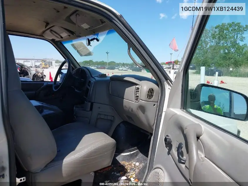 1999 Chevrolet Astro VIN: 1GCDM19W1XB124439 Lot: 42291202