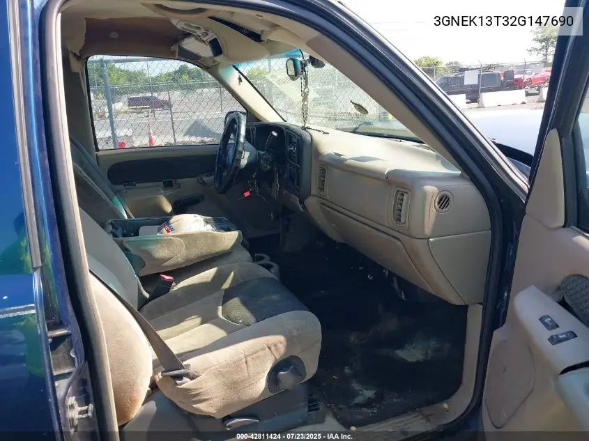 2002 Chevrolet Avalanche 1500 VIN: 3GNEK13T32G147690 Lot: 42811424