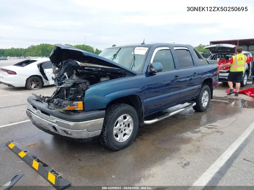2005 Chevrolet Avalanche 1500 Z71 VIN: 3GNEK12ZX5G250695 Lot: 42209223