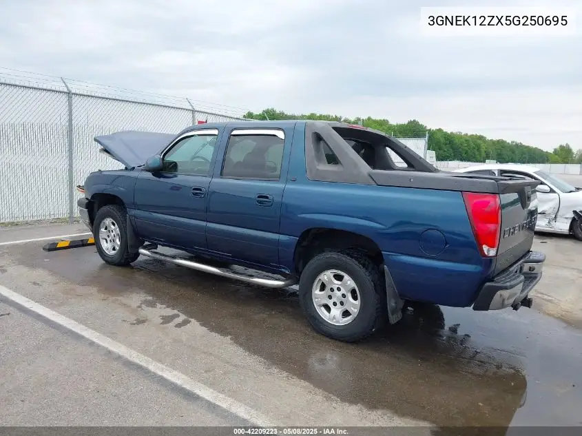 2005 Chevrolet Avalanche 1500 Z71 VIN: 3GNEK12ZX5G250695 Lot: 42209223