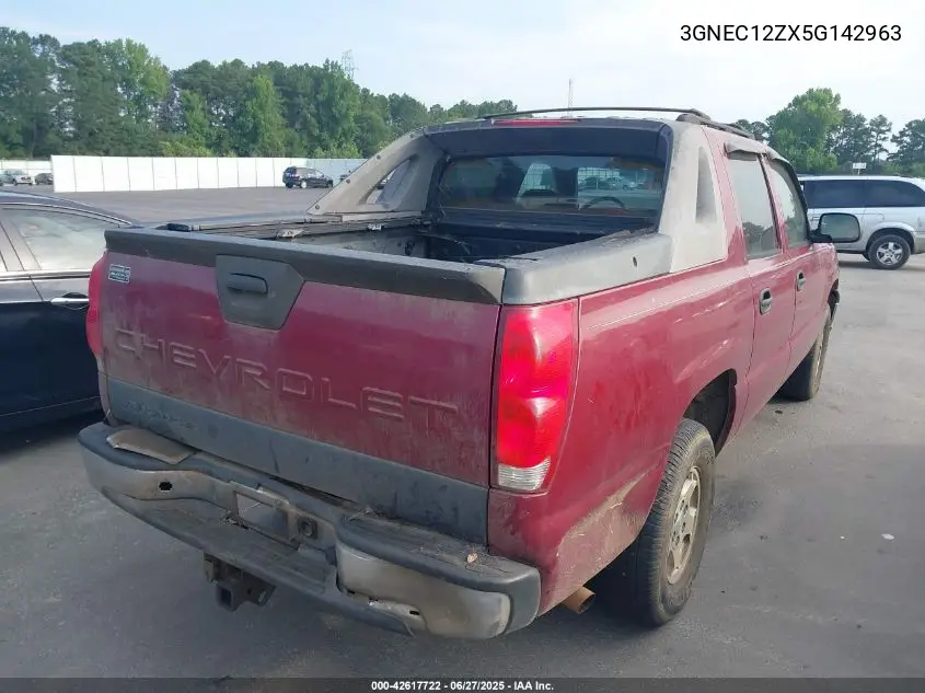 2005 Chevrolet Avalanche C1500 VIN: 3GNEC12ZX5G142963 Lot: 42617722