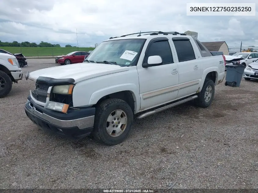 2005 Chevrolet Avalanche 1500 Z71 VIN: 3GNEK12Z75G235250 Lot: 42789065