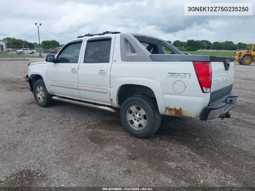 2005 Chevrolet Avalanche 1500 Z71 VIN: 3GNEK12Z75G235250 Lot: 42789065
