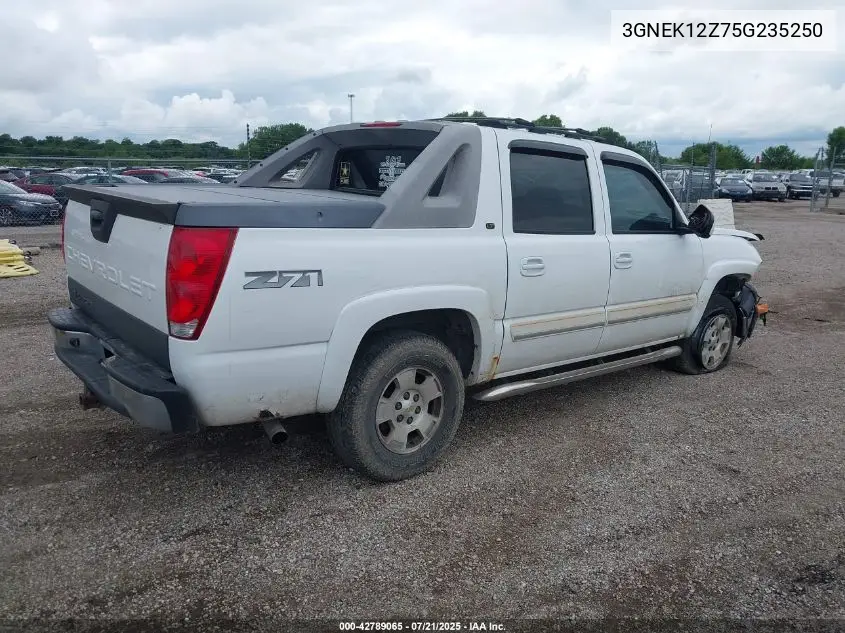 2005 Chevrolet Avalanche 1500 Z71 VIN: 3GNEK12Z75G235250 Lot: 42789065