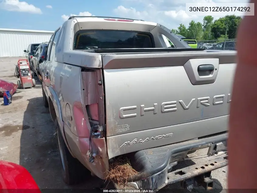 2005 Chevrolet Avalanche 1500 Ls VIN: 3GNEC12Z65G174292 Lot: 42823011
