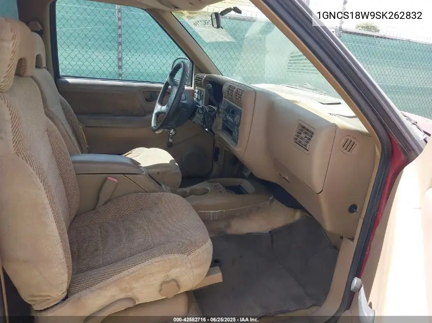1995 Chevrolet Blazer VIN: 1GNCS18W9SK262832 Lot: 42582716