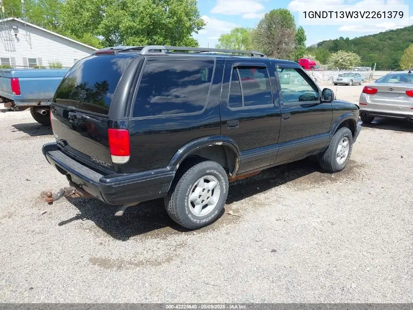 1997 Chevrolet Blazer Ls VIN: 1GNDT13W3V2261379 Lot: 42225640