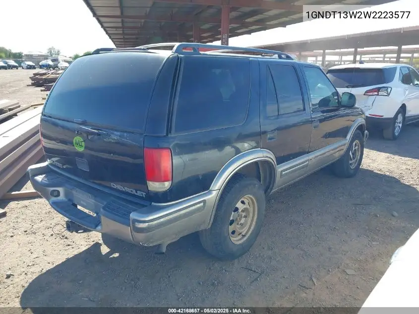 1998 Chevrolet Blazer Ls VIN: 1GNDT13W2W2223577 Lot: 42168657