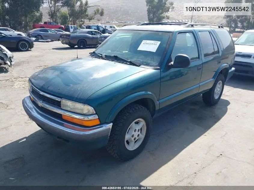 1998 Chevrolet Blazer VIN: 1GNDT13W5W2245542 Lot: 42653195