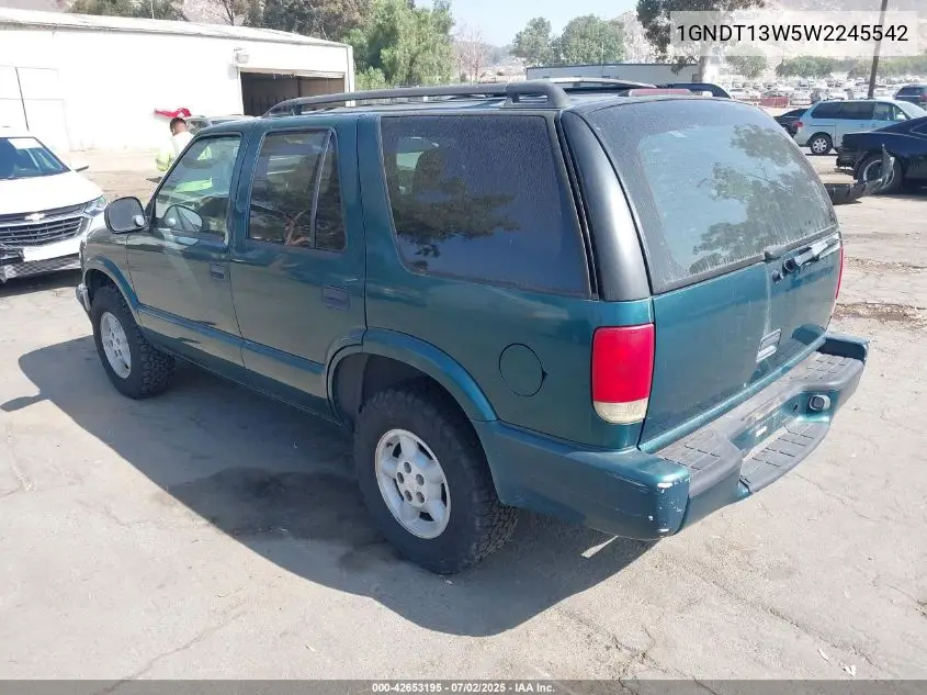 1998 Chevrolet Blazer VIN: 1GNDT13W5W2245542 Lot: 42653195