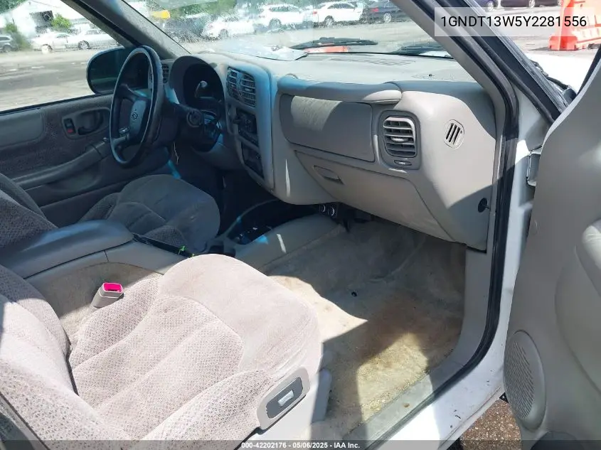 2000 Chevrolet Blazer Ls/Lt/Trailblazer VIN: 1GNDT13W5Y2281556 Lot: 42202176