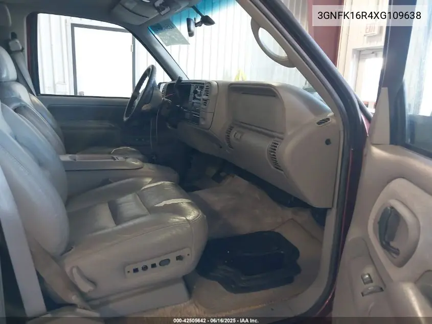 1999 Chevrolet Suburban 1500 Lt VIN: 3GNFK16R4XG109638 Lot: 42505642