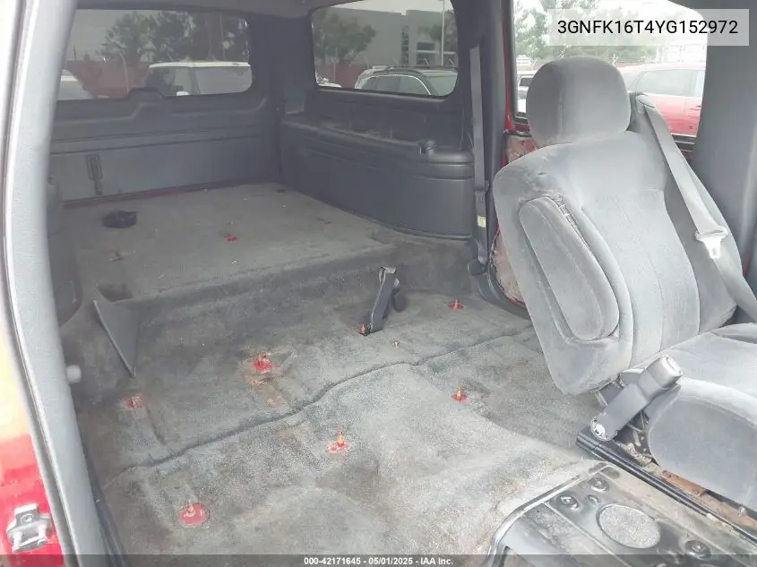 2000 Chevrolet Suburban 1500 Ls VIN: 3GNFK16T4YG152972 Lot: 42171645